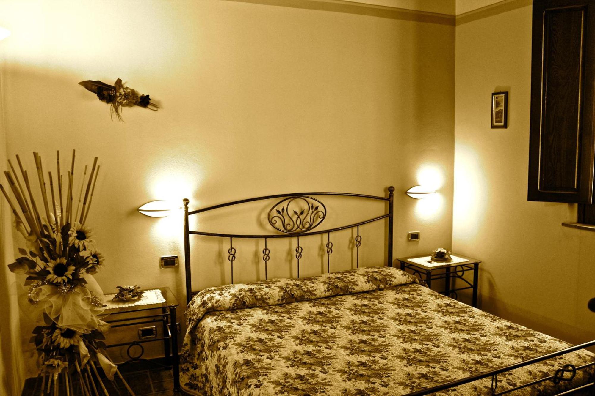 Agriturismo Sanguineto Acquaviva  ภายนอก รูปภาพ