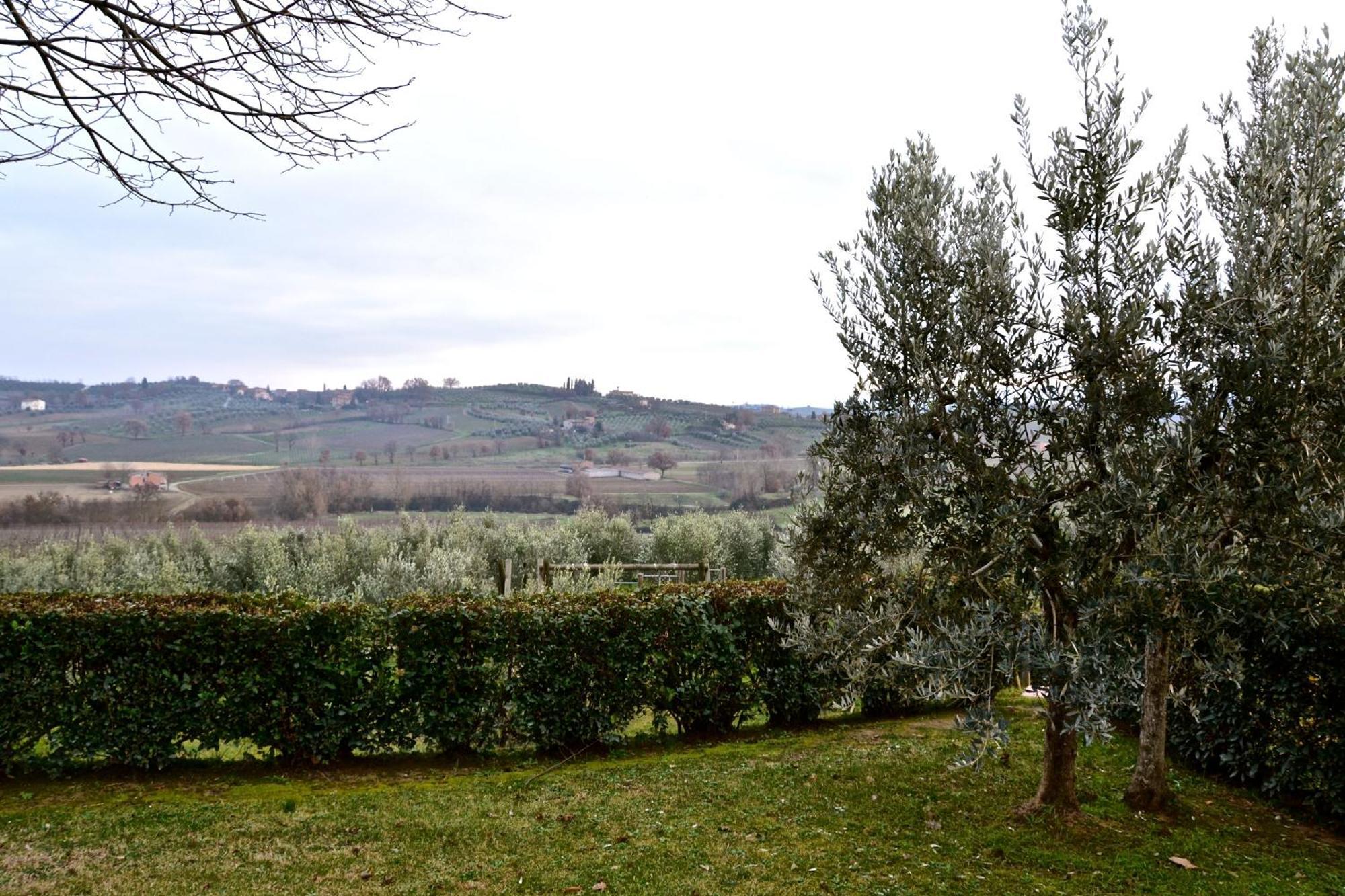 Agriturismo Sanguineto Acquaviva  ภายนอก รูปภาพ