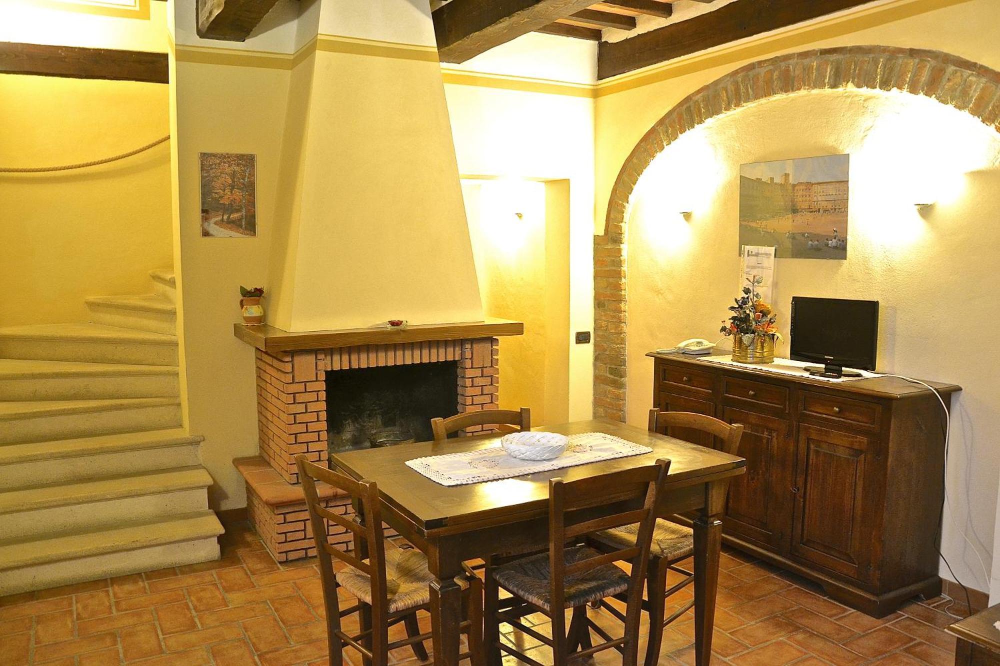 Agriturismo Sanguineto Acquaviva  ภายนอก รูปภาพ