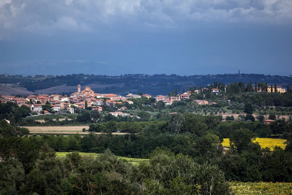 Agriturismo Sanguineto Acquaviva  ภายนอก รูปภาพ