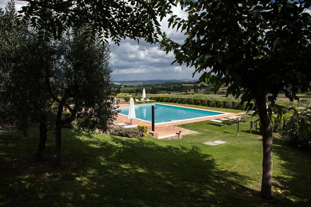 Agriturismo Sanguineto Acquaviva  ภายนอก รูปภาพ