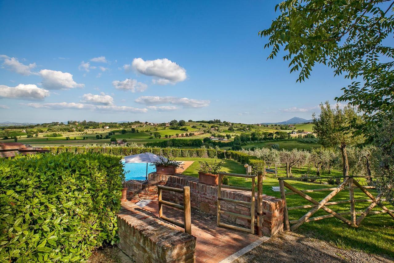 Agriturismo Sanguineto Acquaviva  ภายนอก รูปภาพ