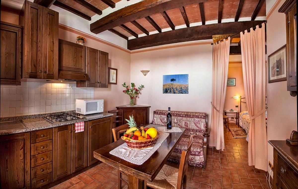 Agriturismo Sanguineto Acquaviva  ภายนอก รูปภาพ